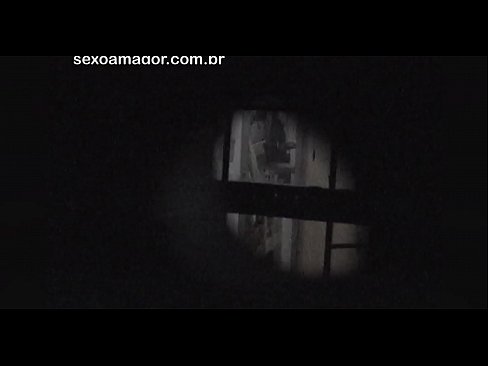 ❤️ Блонді таємно знімає на відео сусідський вуайерист, прихований за порожнистими цеглами ❤️❌ Супер порно на uk.pornpicslove.ru ❌️